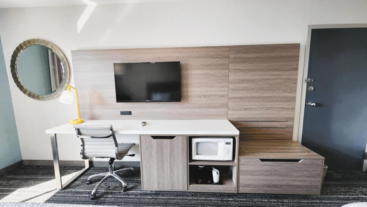 Americas Best Value Inn & Suites-Foley Exteriör bild